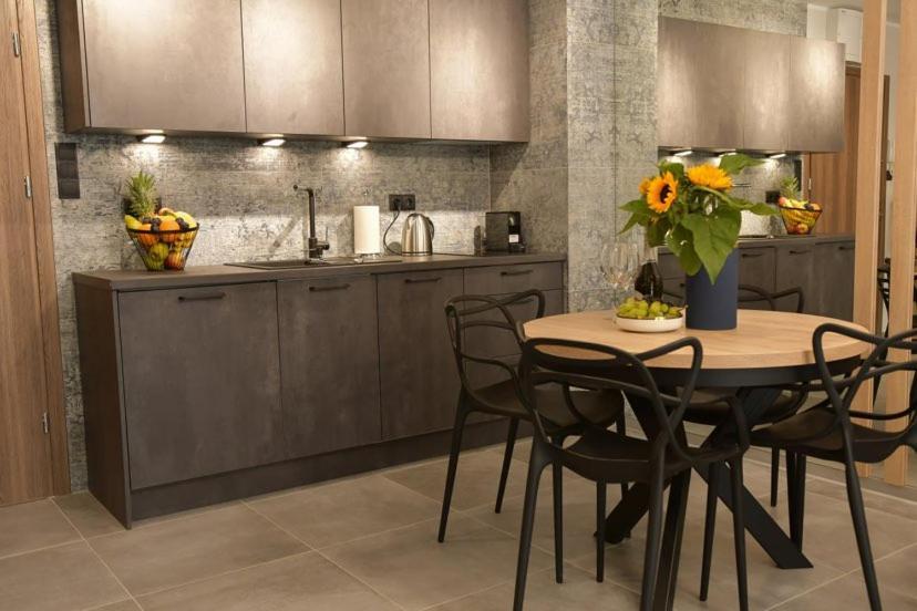 Apartament Prywatny Stone Hill Rackiewicz Z Basenem Шклярська Поремба Екстер'єр фото
